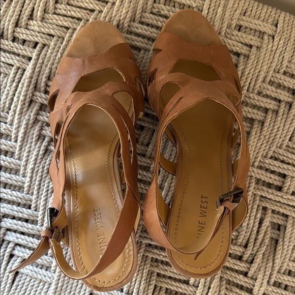 Nine West 8.5 Brown Leather Strappy Wood Heeled Sandals Women - Picture 3 of 7